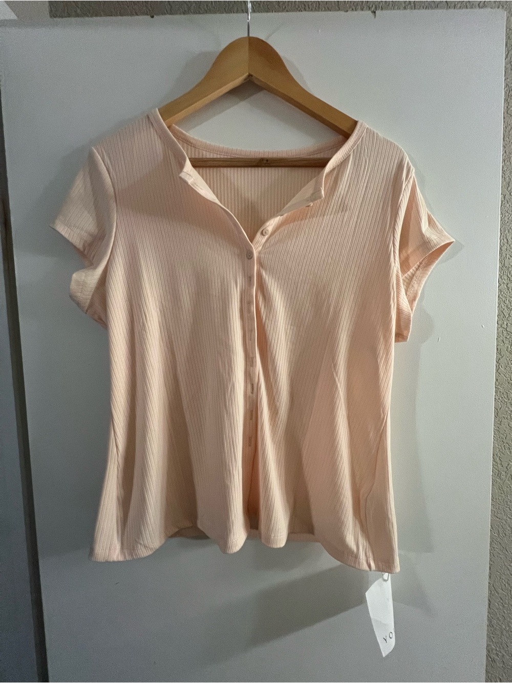 Women's Peach Button-Front Ribbed Short Sleeve Top